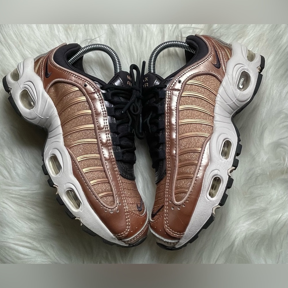🌟Nike air Max tailwind rose gold Womens size 6